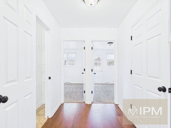 Building Photo - Bright 2 Bedroom, 1 Bath Ranch Style Home in Harrisburg, Pa!
