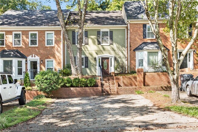 Foto del edificio - 1420 Old Virginia Ct SE