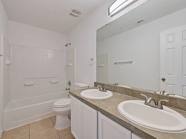 Building Photo - 480 Camelia Pkwy