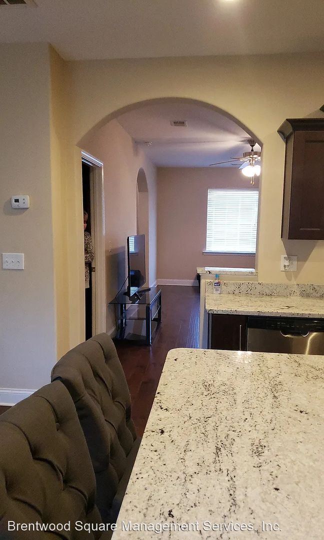 Building Photo - 2 br, 2.5 bath House - 513 Harpeth Park Dr