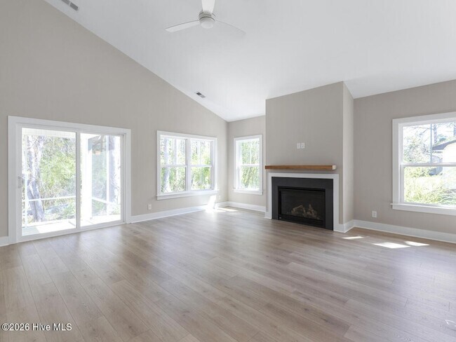 Foto del edificio - 1314 Carlyle Ln