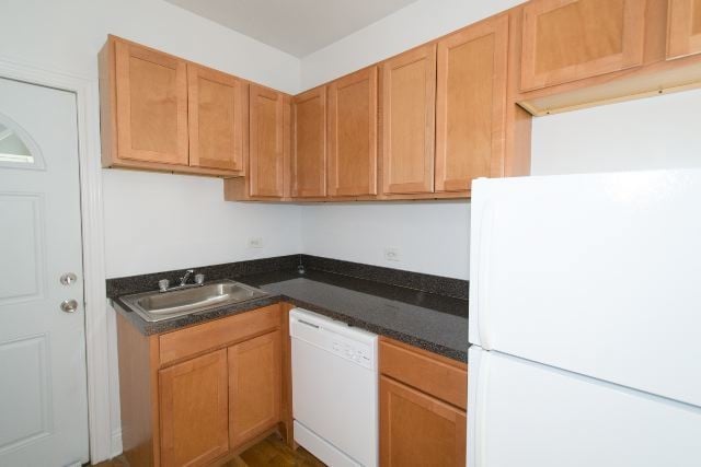 Building Photo - Captivating 1 Bedroom, 1 Bath in Wrigleyvi...