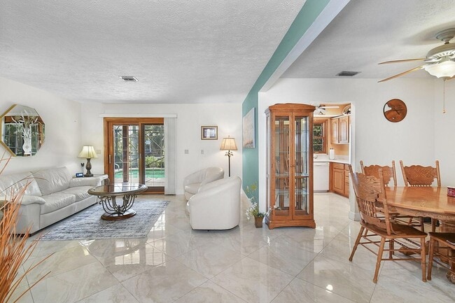 Photo - 1362 SW Knollwood Drive Unit House