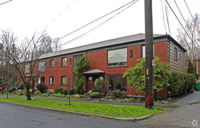 Building Photo - Ione Court Apartments