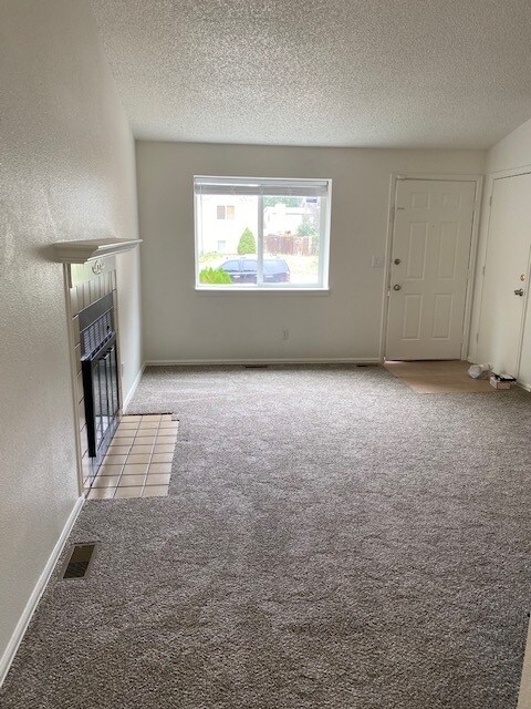 Building Photo - 1235 Sandpiper Dr