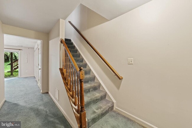 Building Photo - 570 Highland Towne Ln