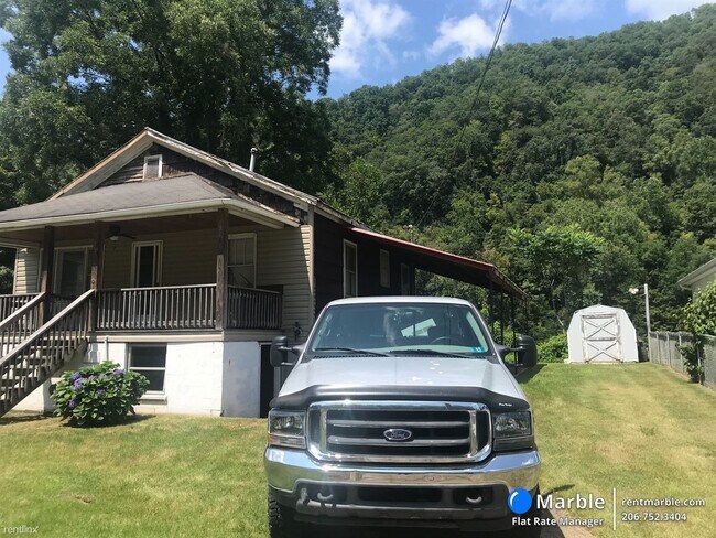 Foto del edificio - 2 br, 1 bath House - 745 Jodie Rd