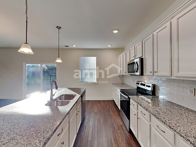 Building Photo - 155 Twin River Dr