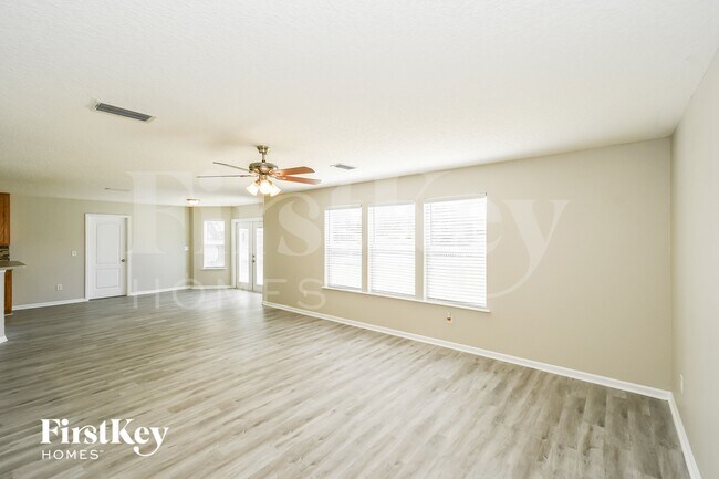 Foto del edificio - 9634 Hazel Lake Dr