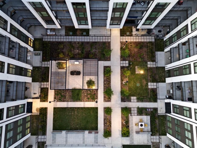 Foto del edificio - 10421 Deerwood Rd