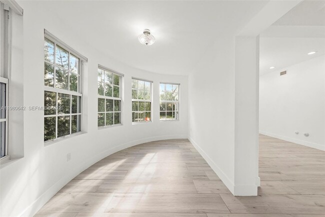 Building Photo - 4491 Prairie Ave