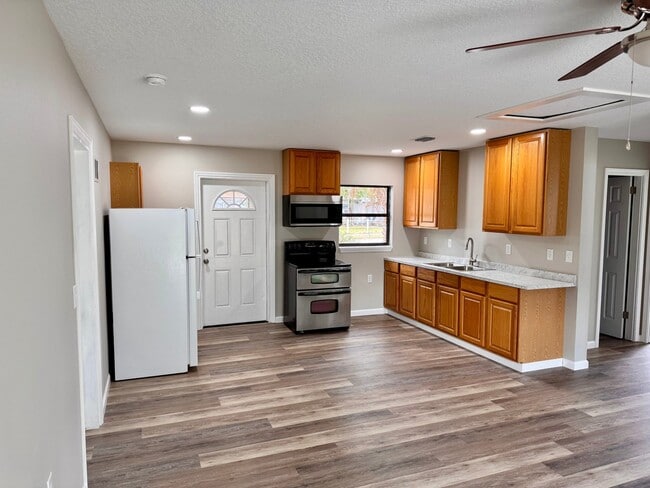 Photo - 8115 Dominguin St House