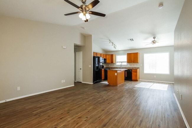 Foto del edificio - 11017 W Wilshire Dr