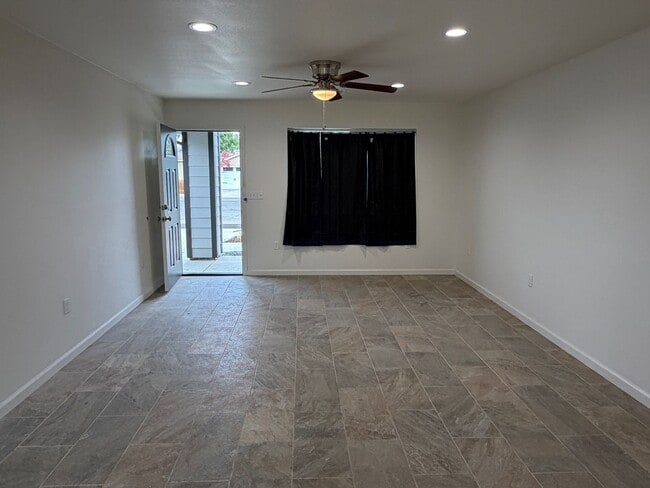 Building Photo - 515 W Ventura St