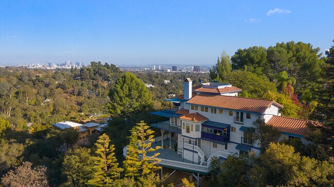 Foto del edificio - 1972 Westridge Rd