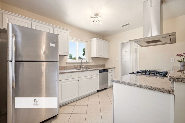 Foto del edificio - 1225 W Glenmere St