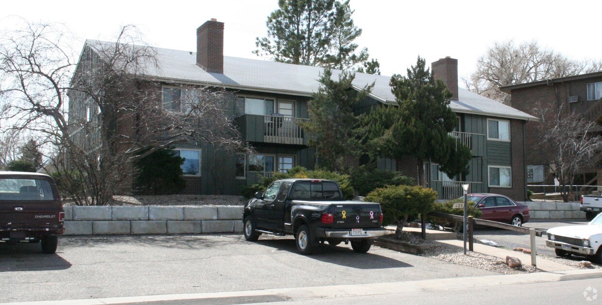 Building Photo - Spring Park Apartments