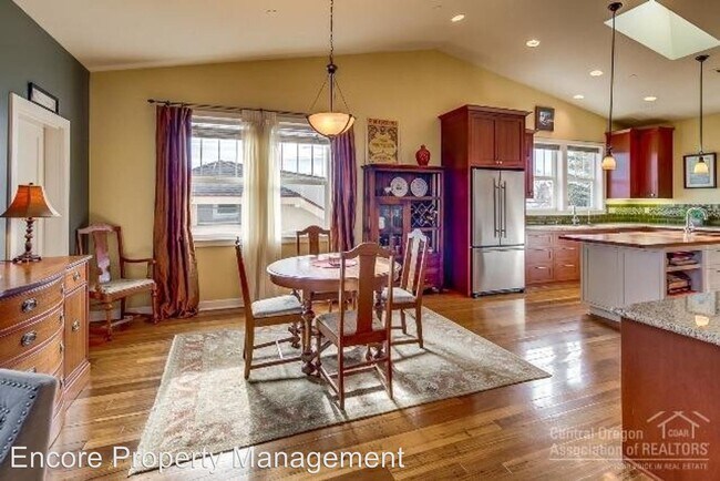 Foto del edificio - 247-249 SW 8th St