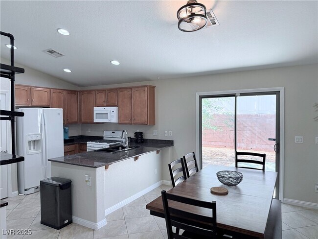 Building Photo - 5917 Pearlie May Ct