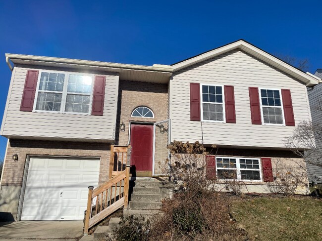 Building Photo - 1052 Fallbrook Dr