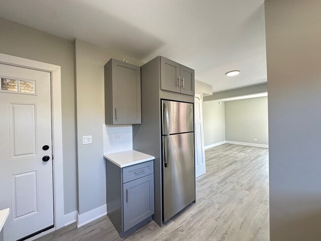 Building Photo - 1144 Oak Ave