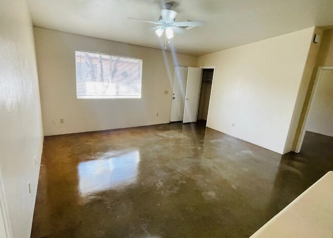 Foto del edificio - 1188 N Riverview Blvd