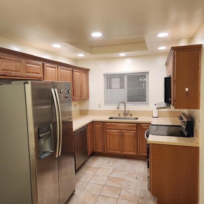 Kitchen - 1482 Foxworthy Ave
