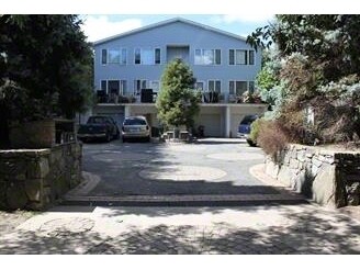 Foto del edificio - 147-149 Meadow Ln