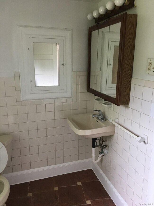Building Photo - 528 NY-32