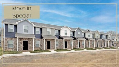 Building Photo - 1115 Hillwood Dr