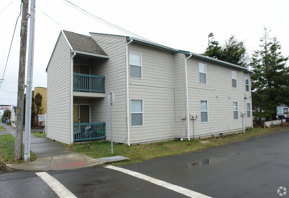Building Photo - 585 S Holladay Dr