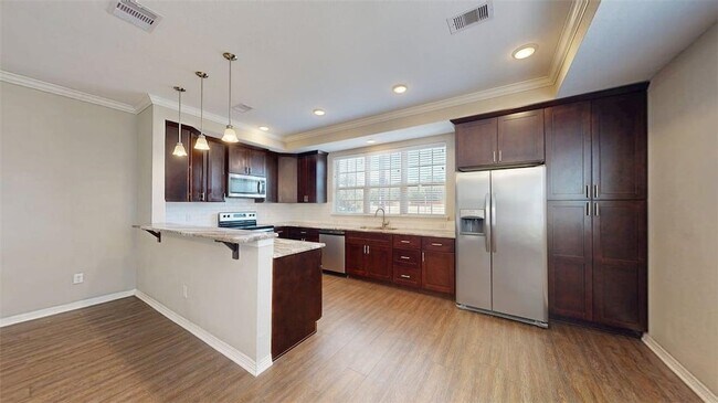 Foto del edificio - 2011 Harvey Mitchell Pkwy S