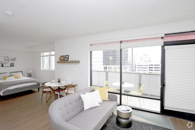 Interior Photo - Luna On Wilshire