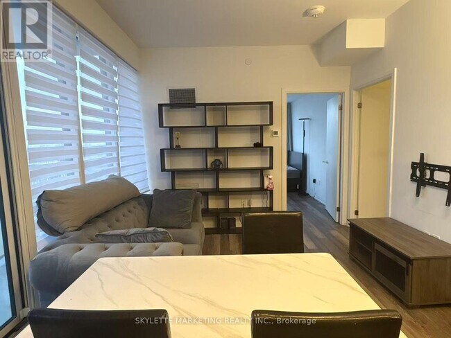 Photo du bâtiment - 75 Canterbury Pl