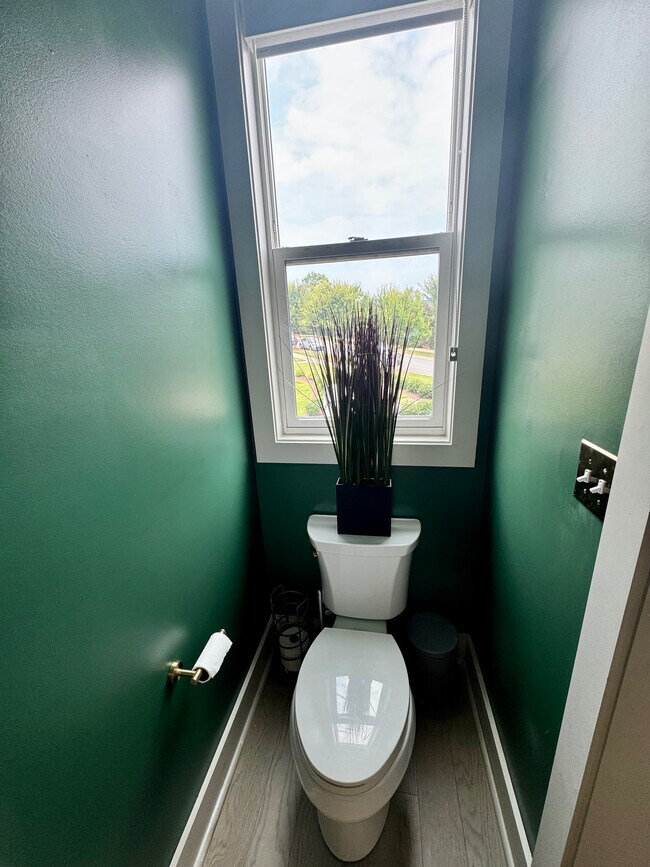 Foto del edificio - Room in Apartment on Wesley Village Rd