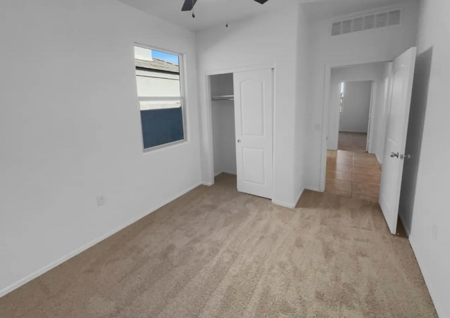 Foto del edificio - 30709 W Indianola Ave