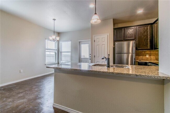 Building Photo - 521 Jack Rabbit Ln