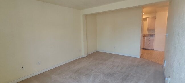 Building Photo - 1602 Traverse St
