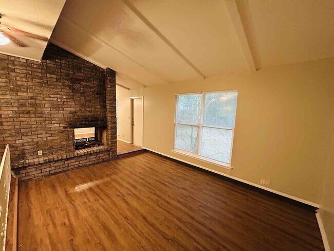 Foto del edificio - 7902 Rustic Forest Dr