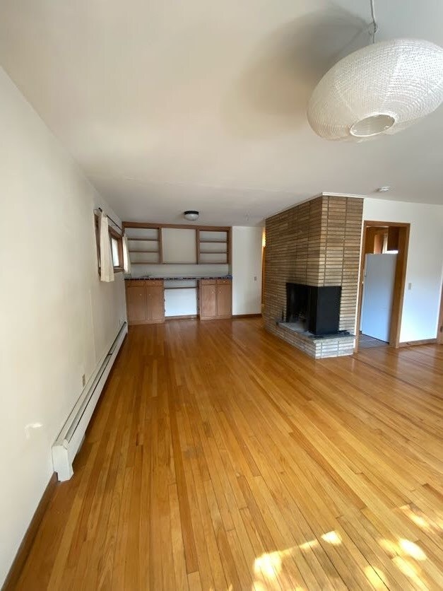 Foto del edificio - 1030 E Johnson St