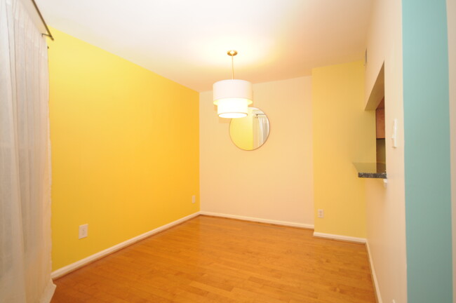 Dining Room - 2903 S Woodstock St