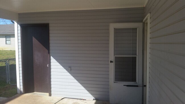 Building Photo - Atchley Dr