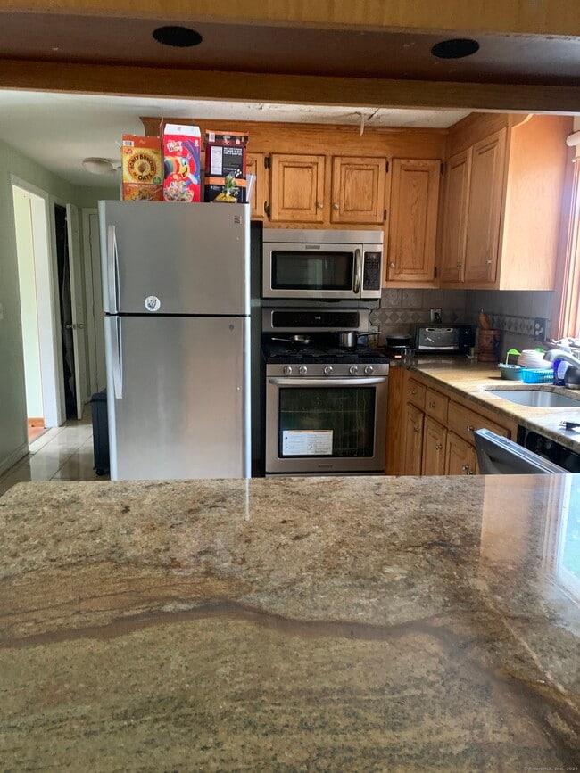 Building Photo - 12 Drake Ct