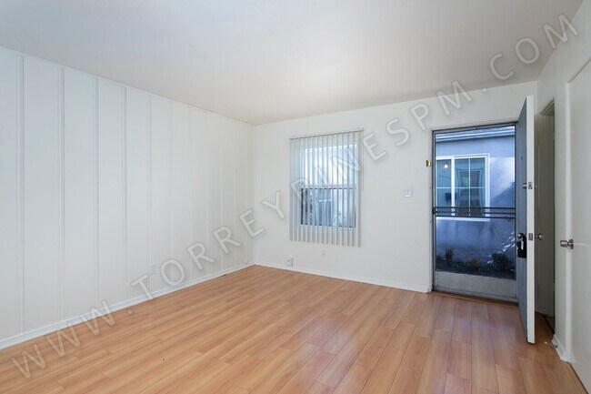 Foto del edificio - Charming Attached Cottage in the Heart of PB