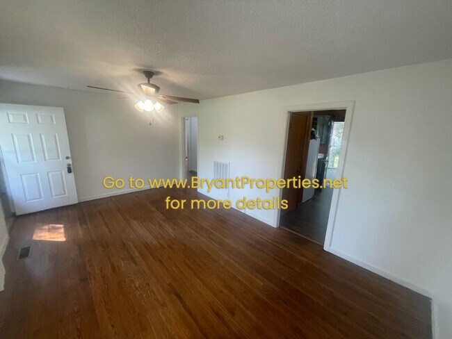 Foto del edificio - 3133 Cloverwood Dr