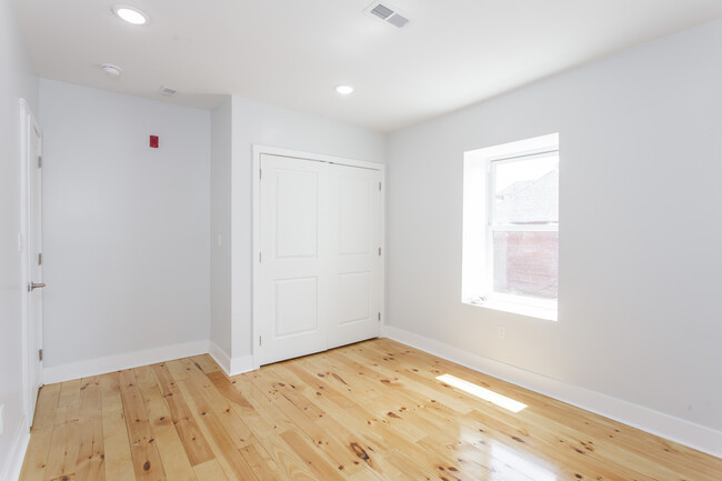 Unit 3 - 5011 Chester Ave