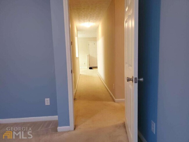 Building Photo - 7204 Fairington Ridge Cir