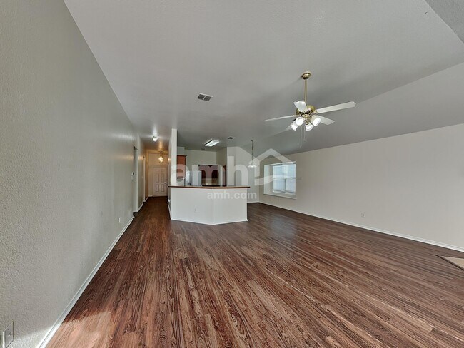 Foto del edificio - 432 Round Rock Rd