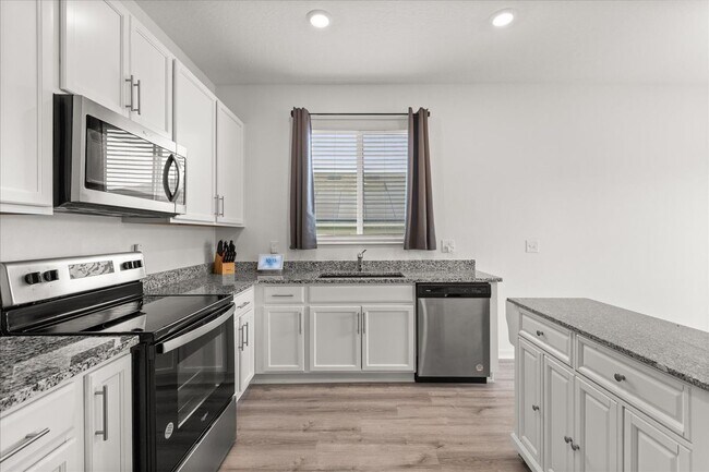 Building Photo - 756 Rioja Dr