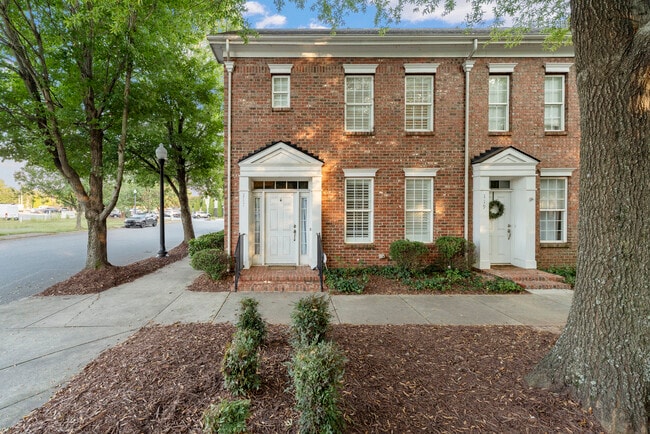 Building Photo - 117 Singleton Rd